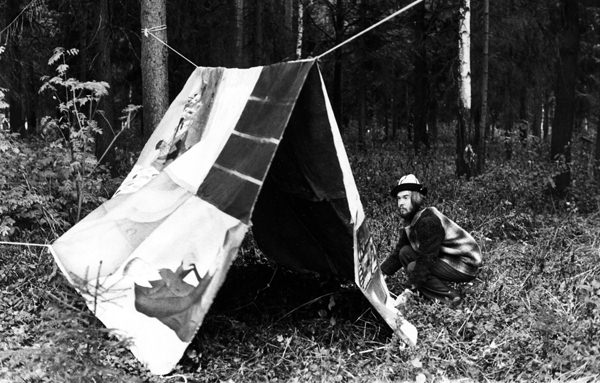 THE TENT. Photo of the action by Collective Actions (KD)