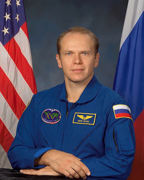 Космонавт №100
