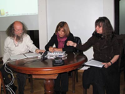 Сергей Летов, Сабине Хэнсген и Мирьяна Пайтлер-Селакова в библиотеке Белградского университета Сергей Летов, Сабине Хэнсген и Мирьяна Пайтлер-Селакова в библиотеке Белградского университета