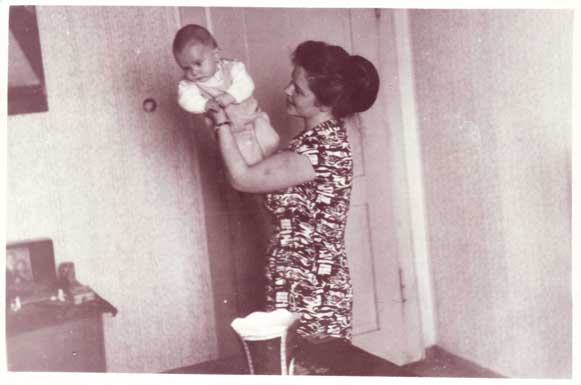 Сергей Загний. С мамой. 1960
