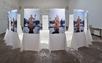 Andrei Monastyrsky, Fountain, 1996, photographs mounted on sixteen boards, wheat flour